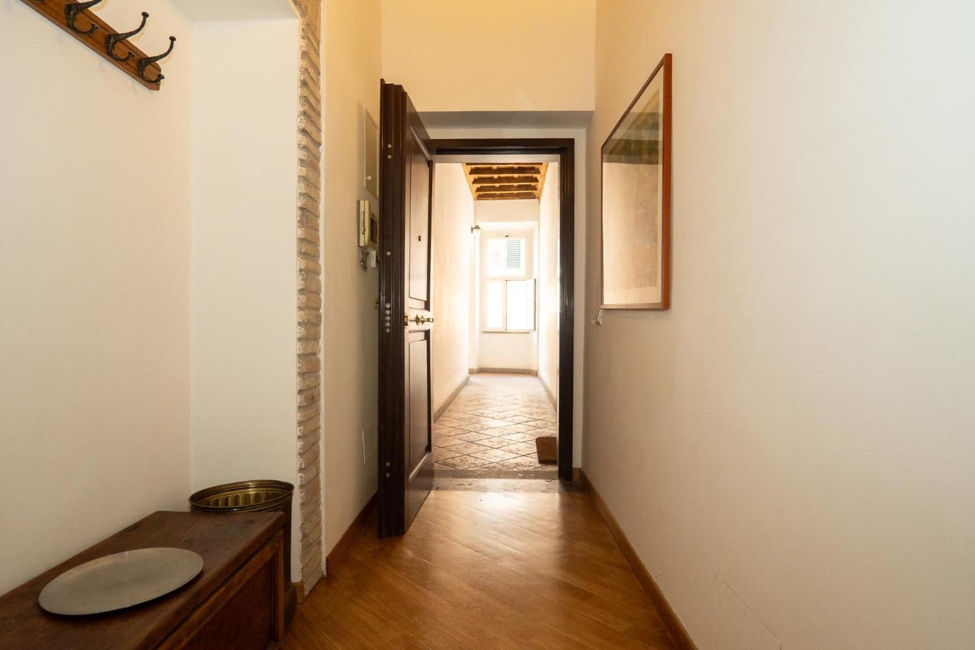 Beyond The Tiber Trastevere Apartment *