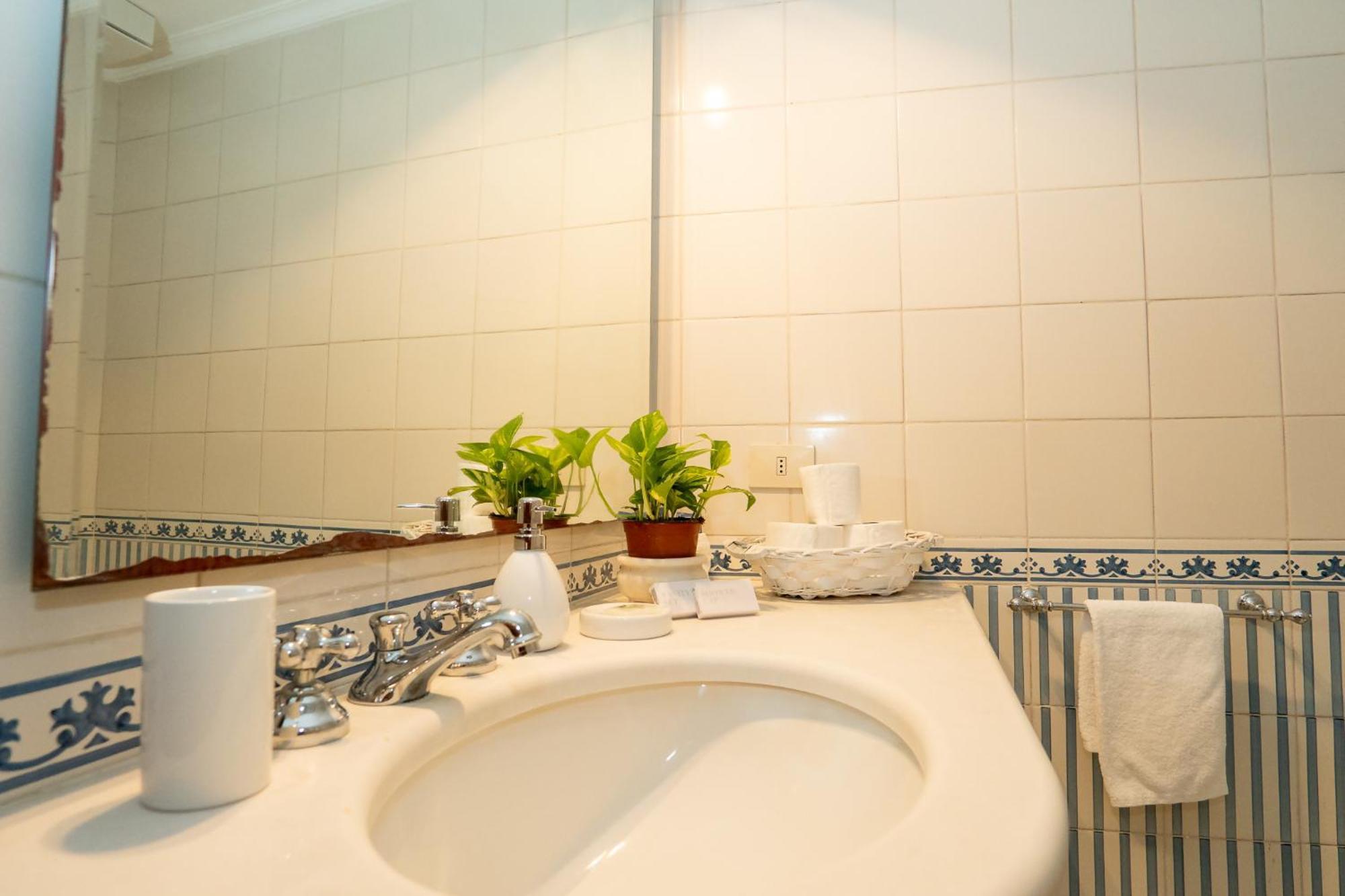 Beyond The Tiber Trastevere Apartment *