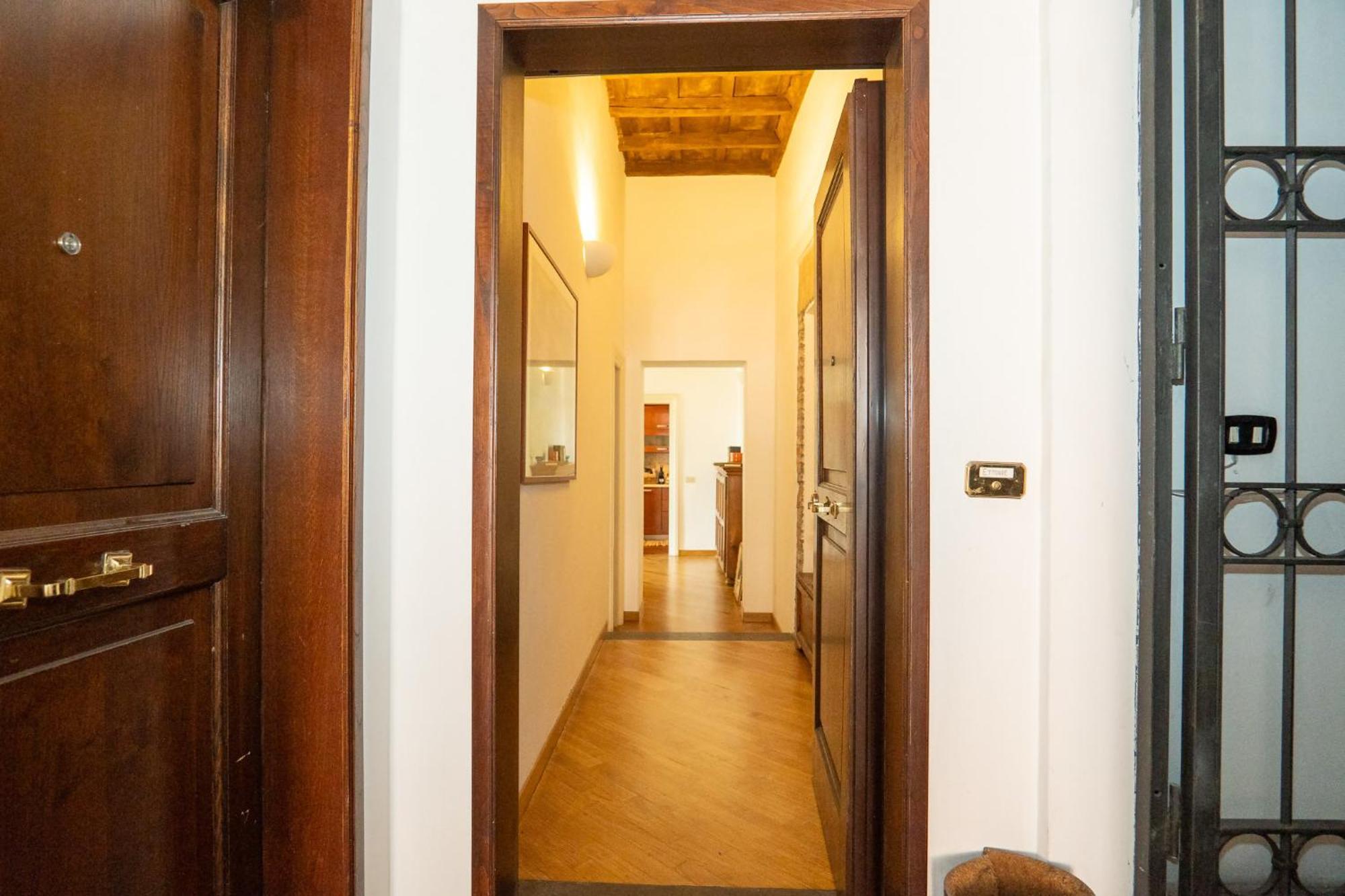 Beyond The Tiber Trastevere Apartment *